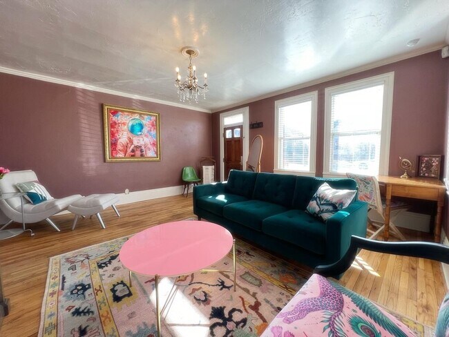 Foto del edificio - 240 Fern Ave N