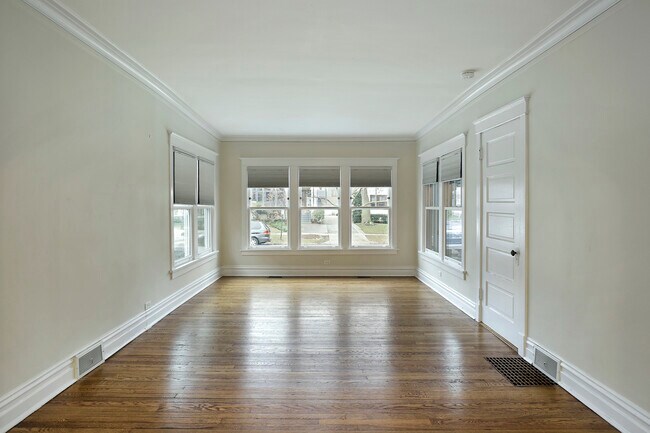 Building Photo - 1121 Grant St