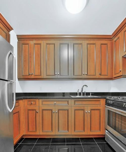 Foto del edificio - 330 W 45th St