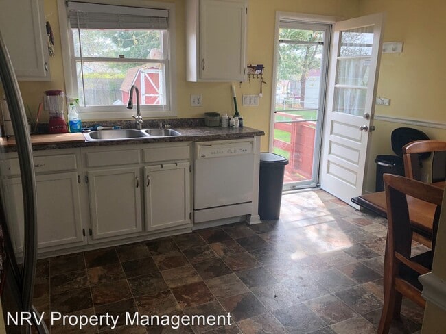 Building Photo - 3 br, 3 bath House - 950 Cambria Street NW