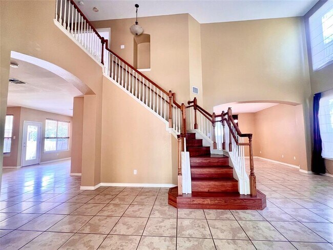 Building Photo - 9412 Lightwood Cove