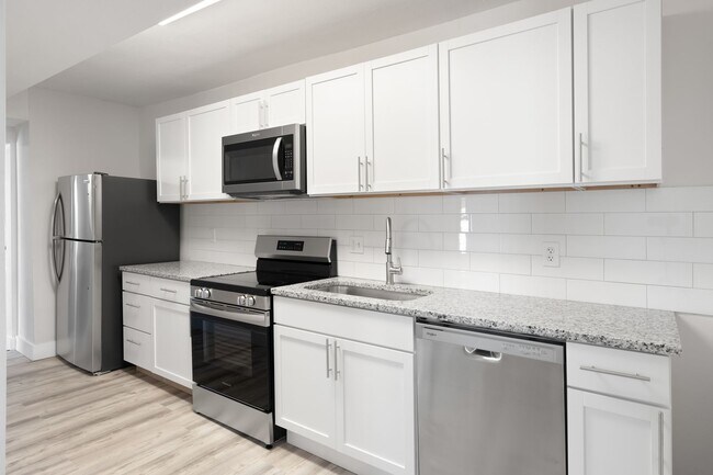 Building Photo - 4620 Forest Ave