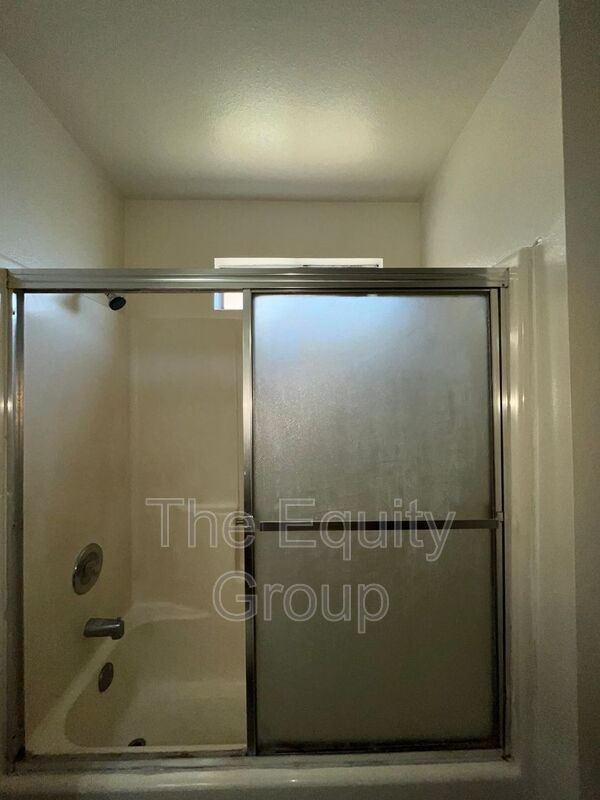 Foto del edificio - 971 East Palm Ave