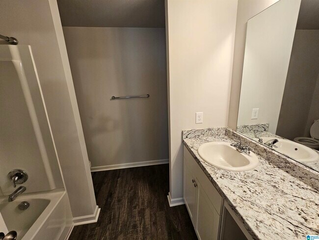 Building Photo - 540 Camden Lp