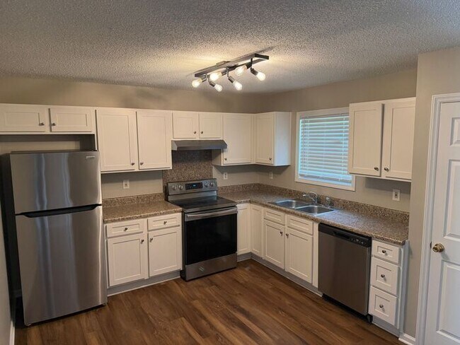 Foto del edificio - Spacious Two Bedroom Townhome In Kannapolis