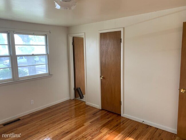 Building Photo - 1 br, 1 bath Apartment - 334 S McKinley St