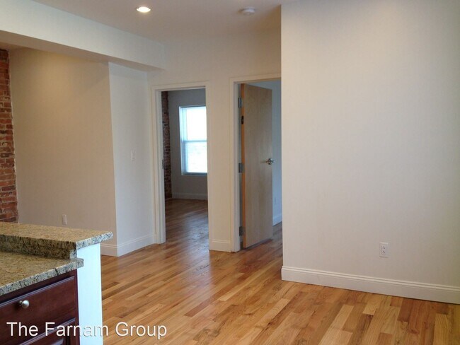 Building Photo - 4 br, 2 bath Apartment - 555 Winchester Ave