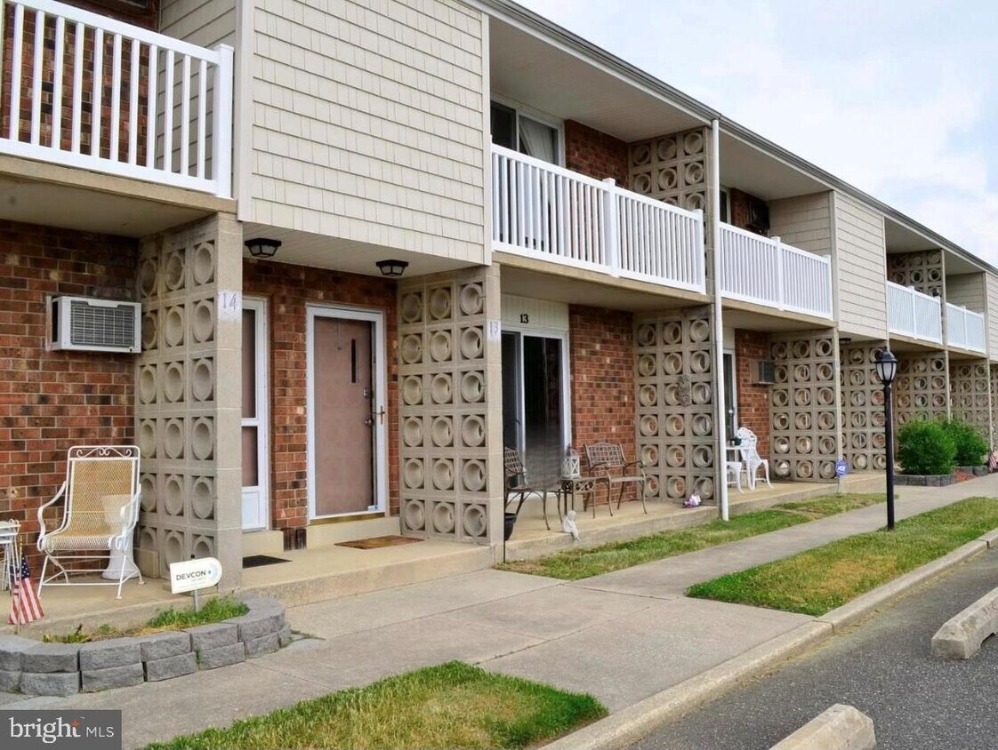 13 Toni Lynn Ct, Hammonton, NJ 08037 Townhome Rentals in Hammonton NJ