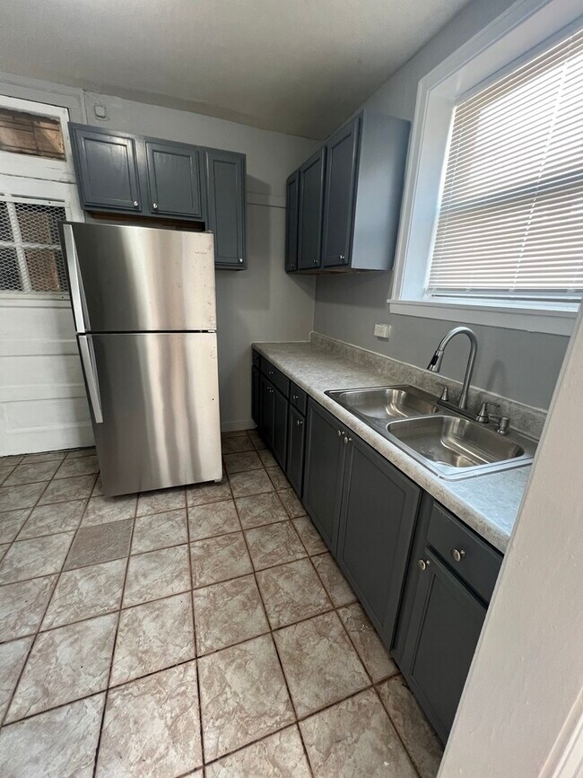 Foto del edificio - 909 E 85th St