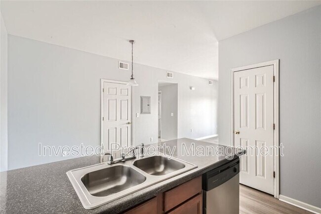 Building Photo - 1731 W 53rd Place