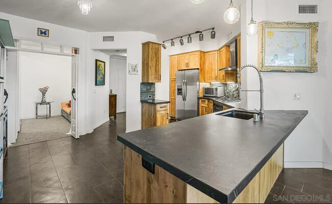 Foto del edificio - 8211 Station Village Ln