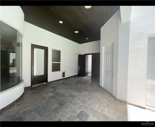 Building Photo - 23 E St