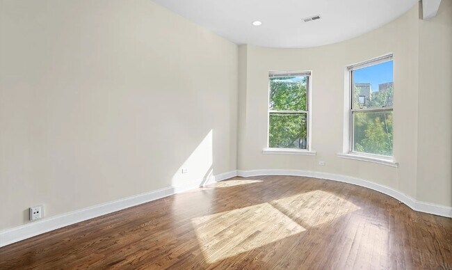 Foto del edificio - 4542 S Indiana Ave