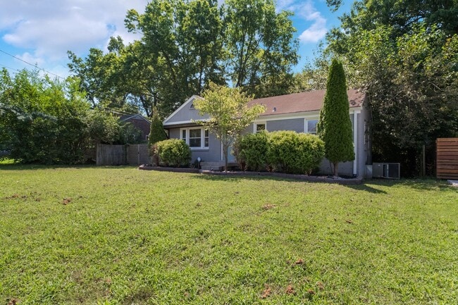 Photo - 2129 Crystal Dr House