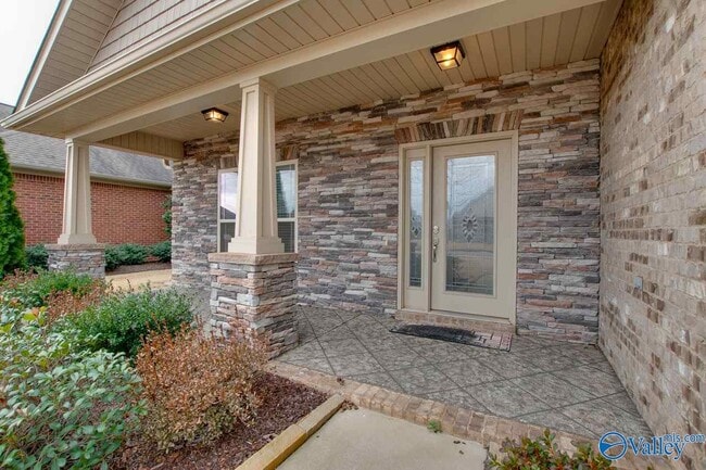 Building Photo - 407 E Mossyleaf Dr SW