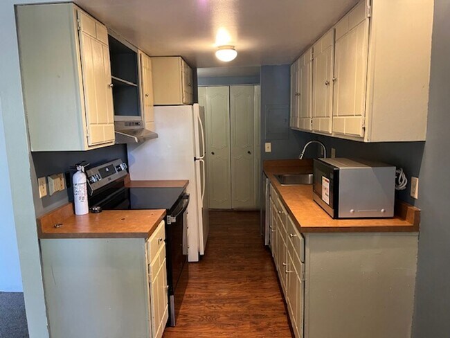 Foto del edificio - Spanish Towers 2 bed/1bath