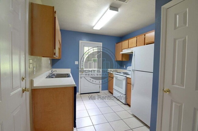 Photo - 1520 Country Lane House