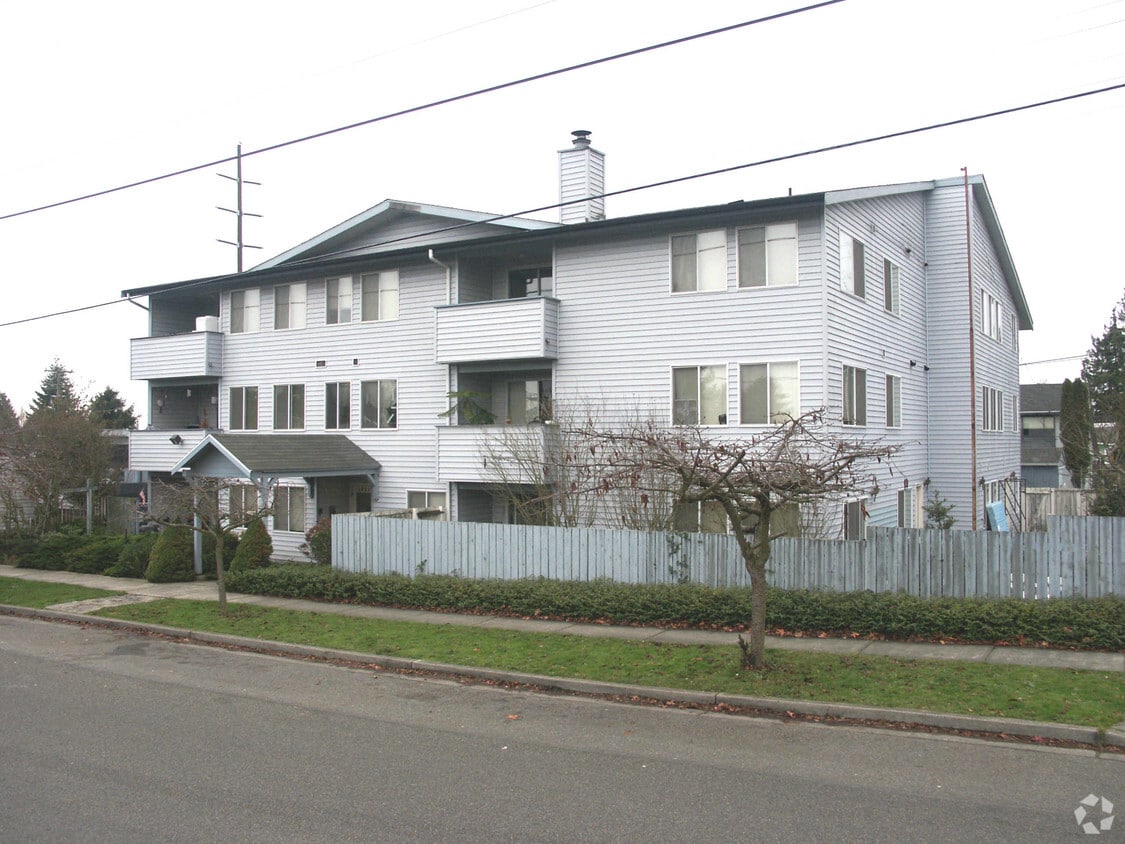 Building Photo - 10311 Fremont Ave N