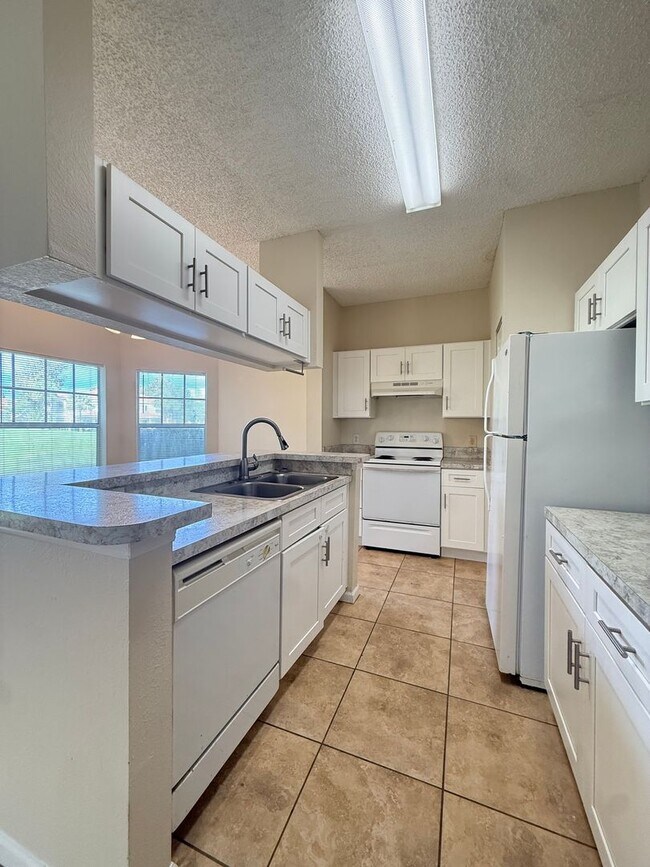 Foto del edificio - Newly listed 2/2 Condo in the heart of San...