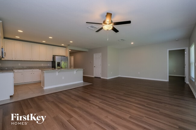 Foto del edificio - 18750 Alfaro Loop