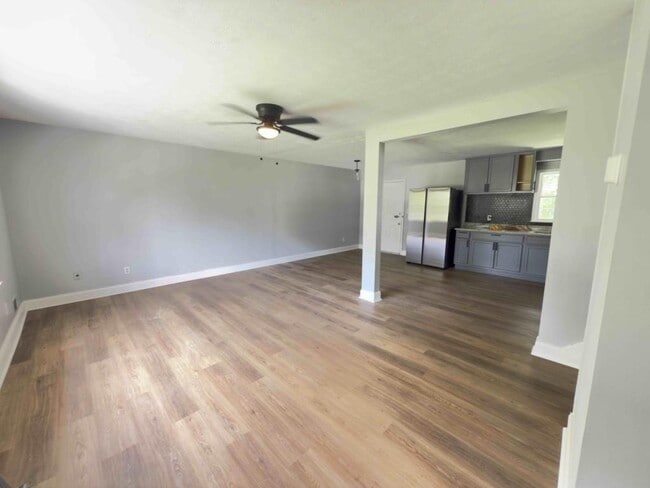 Building Photo - 4307 Parkview Dr
