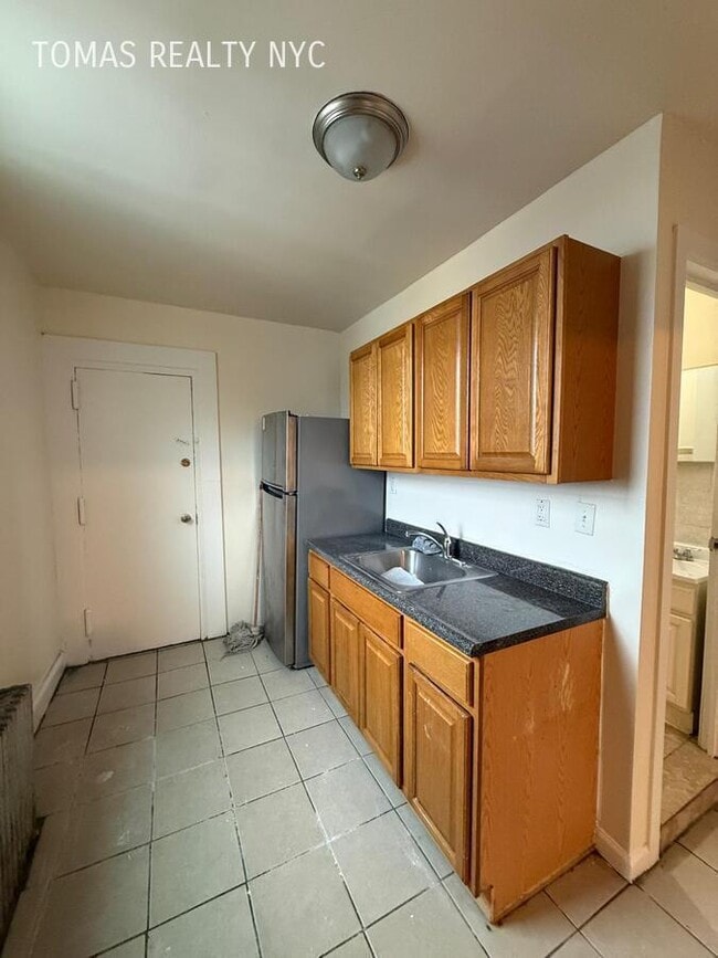 Building Photo - 94 Orchard St