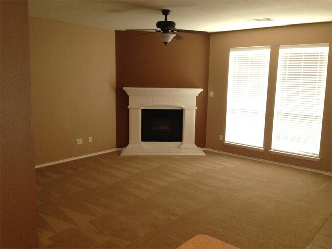 Foto del edificio - 1113 Hearthstone Dr