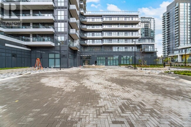 Building Photo - 15-215 Watergarden Dr