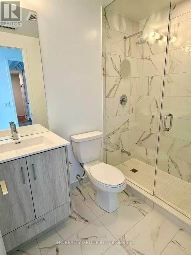 Photo du bâtiment - 180 Front St E