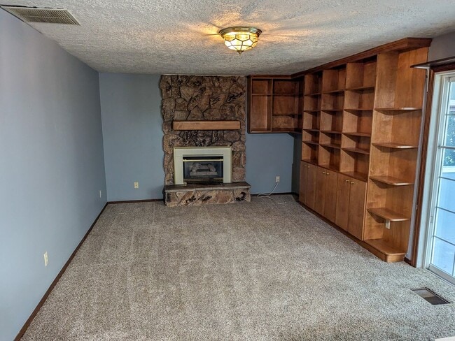 Building Photo - 4615 Selby Ct NE