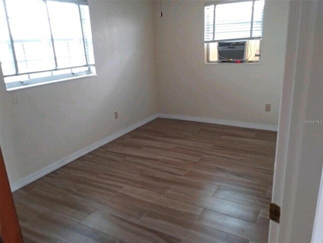 Foto del edificio - 4030 Chesswood Dr