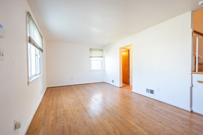 Photo - Lovely 3 BR/2.5 BA EOG Townhome in Temple ...