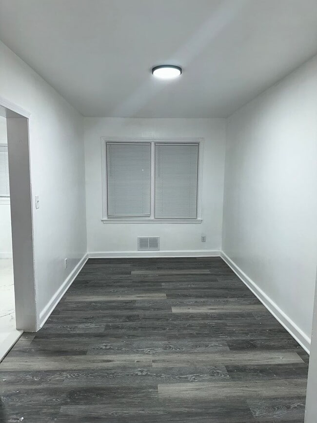 Foto del edificio - Spacious Home Available for Rent! Newly Re...