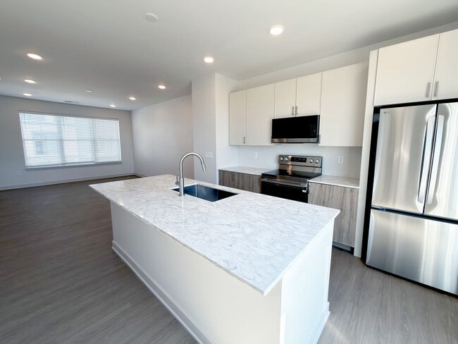 Building Photo - Whitman Villas