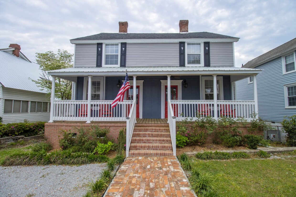 Primary Photo - 2 Bedroom, 1.5 Bath in West Columbia, Step...