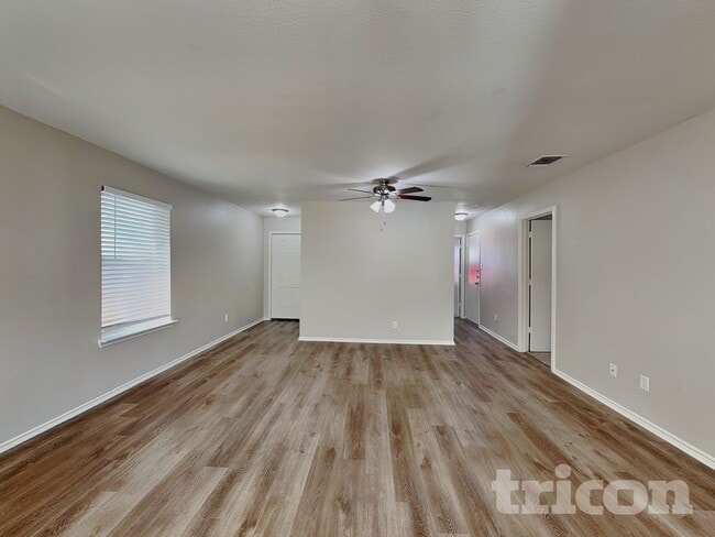 Building Photo - 2726 Candle Ridge Dr