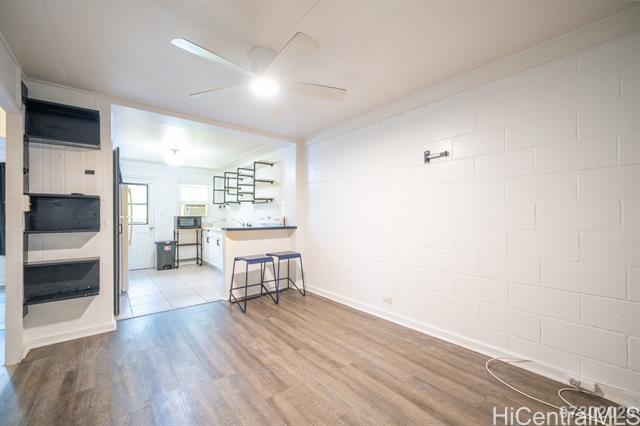 Building Photo - 725 Kihapai Pl
