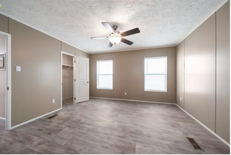 Building Photo - 1010 1st St SE