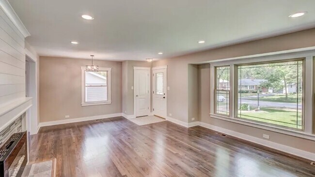 Building Photo - 3929 Forest Ave