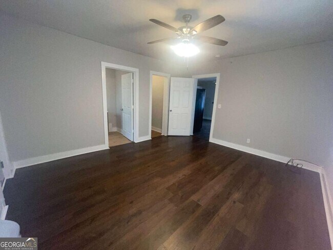 Foto del edificio - 907 Maple Ave SW