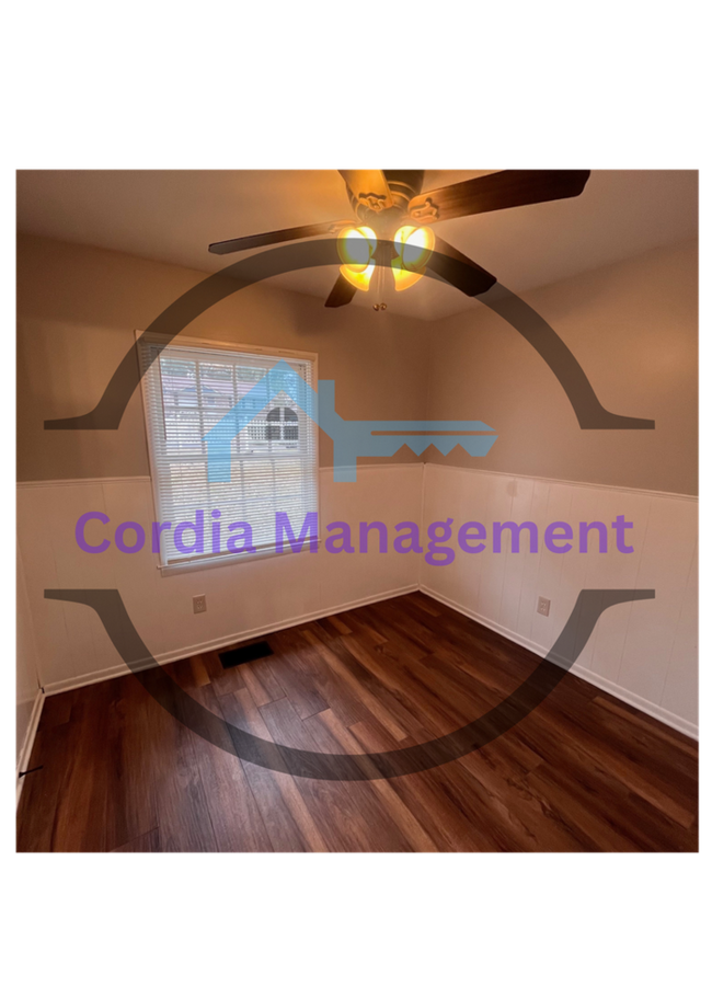 Foto del edificio - MOVE IN SPECIAL - HALF OFF 1ST AND 2ND MONTHS RENT - 3 bedroom Great All electric home in Riverdale!