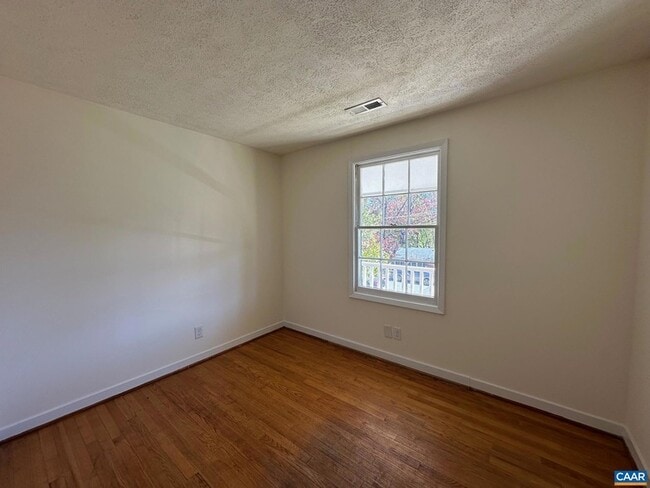 Building Photo - 1105 River Ct