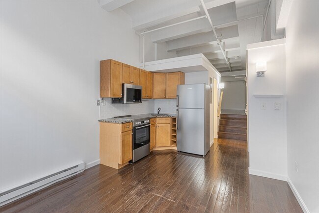 *Pictures are representative samples of the advertised unit. In some cases, the actual units you tou - 11 Hallam St