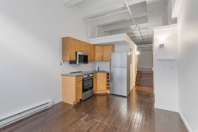 *Pictures are representative samples of the advertised unit. In some cases, the actual units you tou - 11 Hallam St