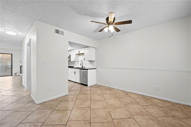 Building Photo - 579 Northridge Crossing Dr