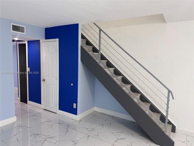 Foto del edificio - 3977 W 9th Ln