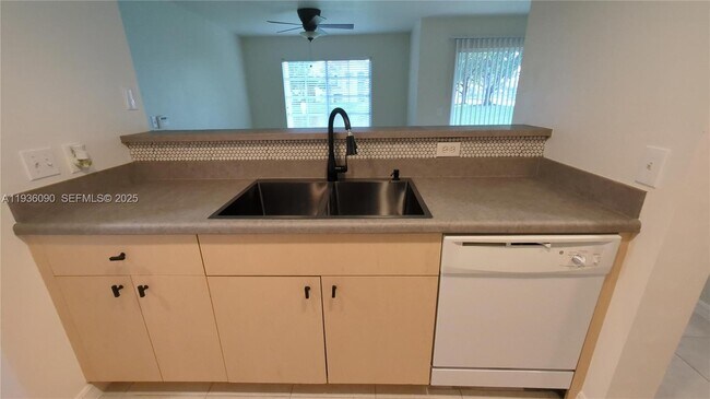 Foto del edificio - 4220 San Marino Blvd