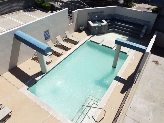 Building Photo - Aridi-4414 Cedar Springs Dr Unit 311