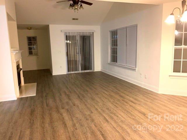 Foto del edificio - 6848 Park Pl Dr