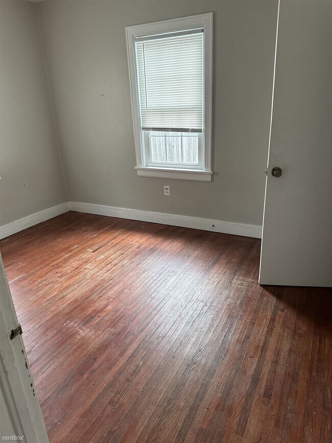 Foto del edificio - 2 br, 1 bath House - 2015 West Wilson Avenue